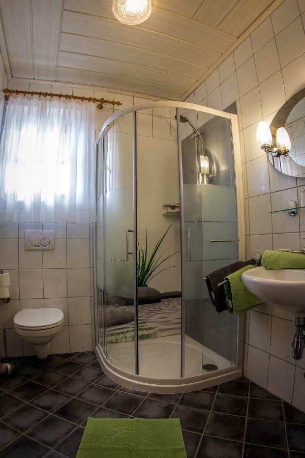 Weingut Stoff Bed & Breakfast Kitzeck im Sausal Exterior photo